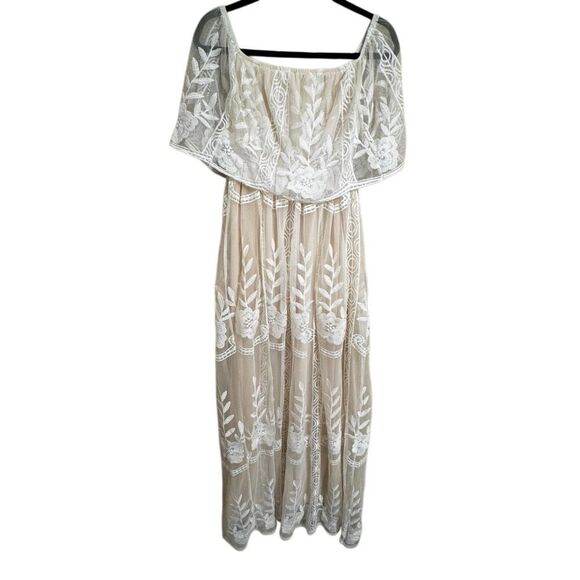 Baltic Born Leon Off Shoulder White Floral Lace Boho Maxi Dress Medium NWT - Picture 3 of 9